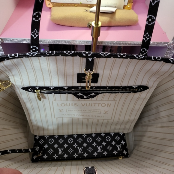 Louis Vuitton Limited Edition Jungle Monogram Giant Neverfull - Picture 5 of 11